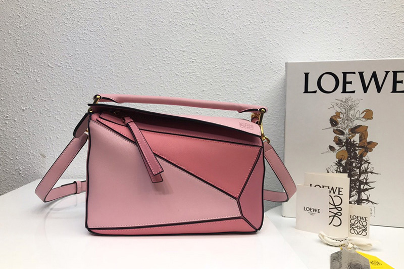 Loewe Small Puzzle bag in Light Pink/Pink classic calfskin
