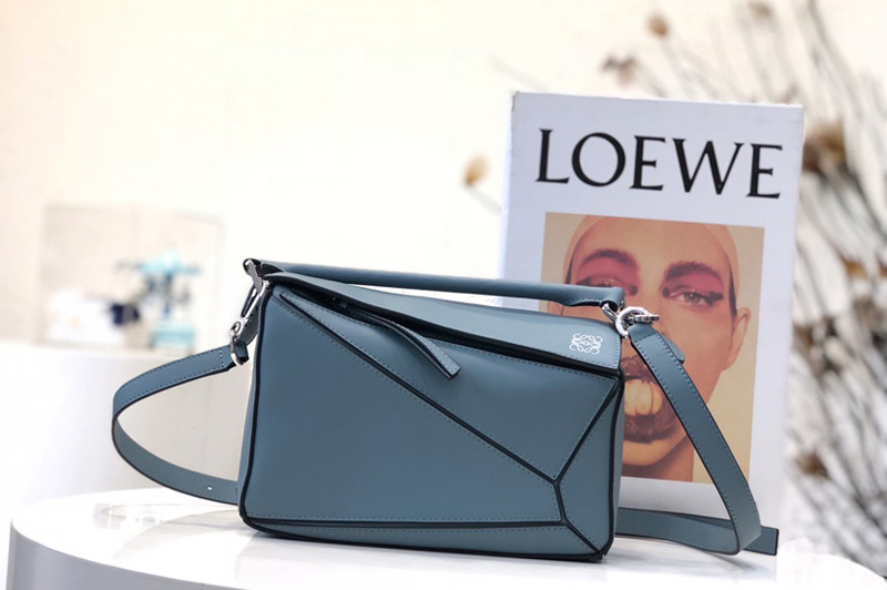 Loewe Small Puzzle bag in Blue classic calfskin