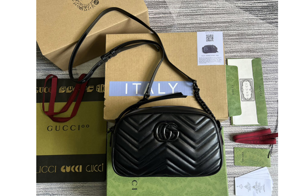 Gucci 447632 GG Marmont small shoulder bag in Black matelassé chevron leather