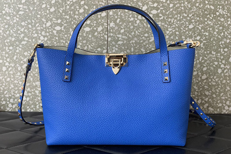 Valentino Garavani Rockstud grainy calfskin bag in Blue Leather