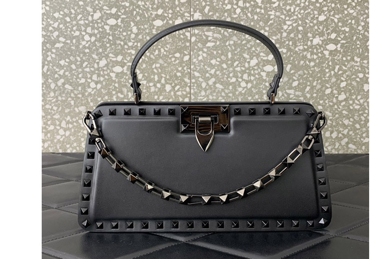 Valentino Garavani Rockstud handbag in Black calfskin Leather