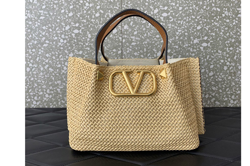 Valentino Garavani Small shopping bag in Biscuit/Chocolate synthetic raffia