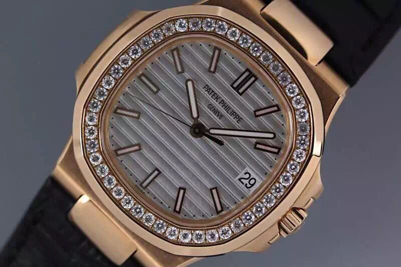 Patek Philippe Nautilus Jumbo 5711R V3 White Dial Diamond Bezel on Leather Strap 1:1 Best Edition A2824