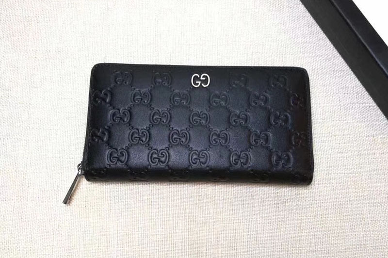 Gucci 473928 Signature zip around wallet