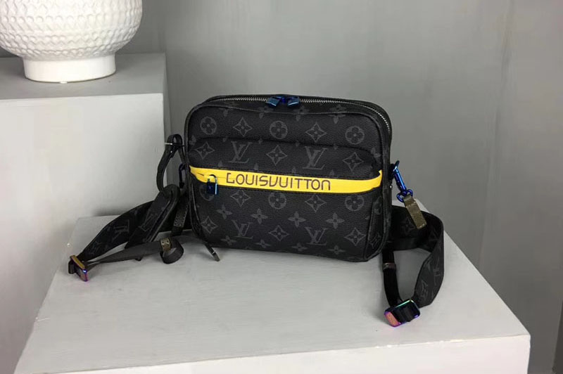 Louis Vuitton M42631 Monogram Canvas Messenger Bag