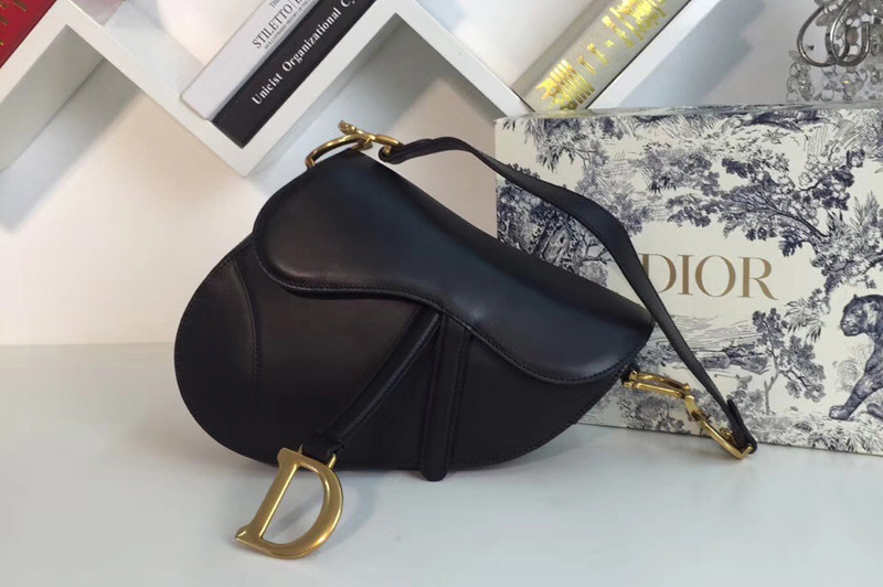 Dior M0446 Saddle bag in Black embossed Grained calfskin Leather