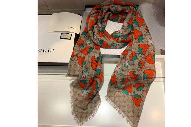Gucci GG scarf with Gucci Strawberry print