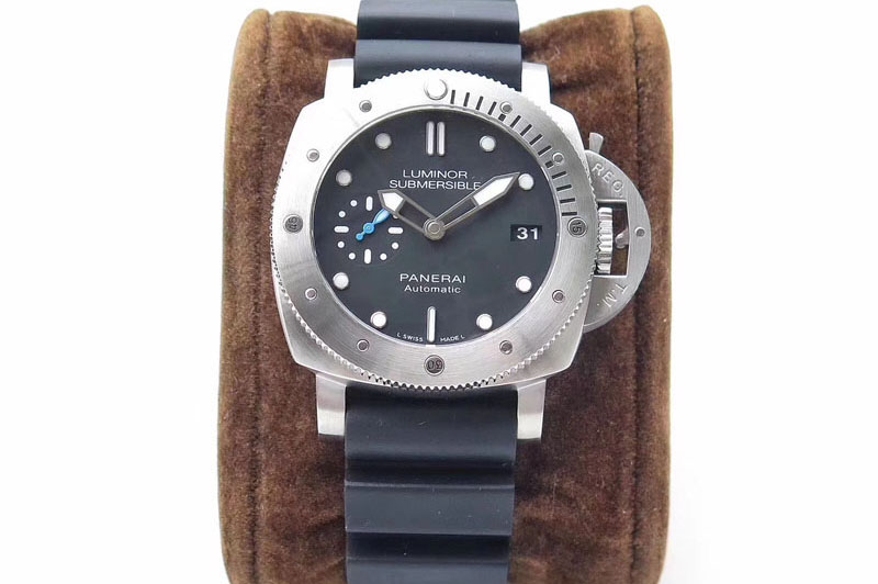 Panerai PAM682 T Luminor Submersible ZF 1:1 Best Edition on Black Rubber Strap P.9010 (Free Leather Strap)