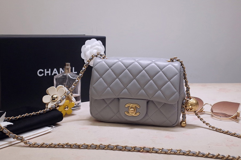 CC AS1786 Flap Bag in Gray Lambskin Leather