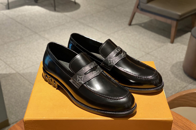Louis Vuitton 1A4SR7 LV Major Loafer Shoe In Black calf leather