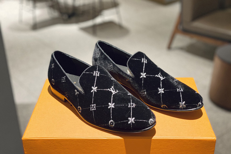 Louis Vuitton 1A5FXP LV Auteuil slipper Shoe in Black Velvet