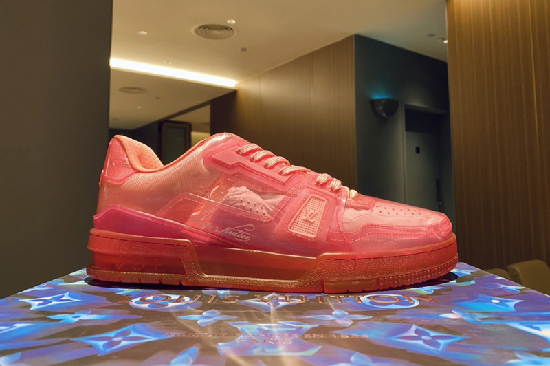 Louis Vuitton 1A8KJN LV Trainer sneaker in Pink Mix of materials