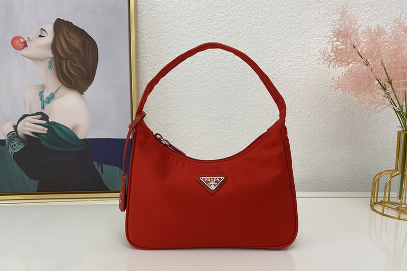 Prada 1NE515 Re-Edition 2000 nylon mini-bag in Red Nylon