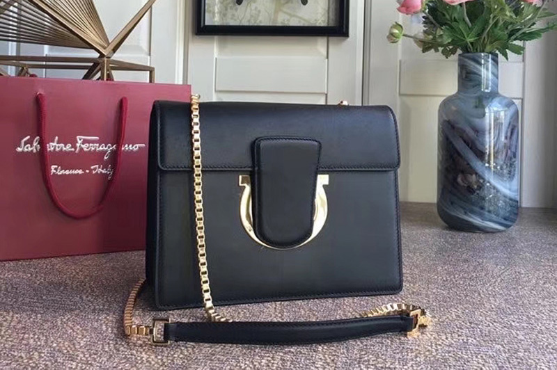 Ferragamo 21G671 Thalia Crossbody Flap bags in Black calfskin leather