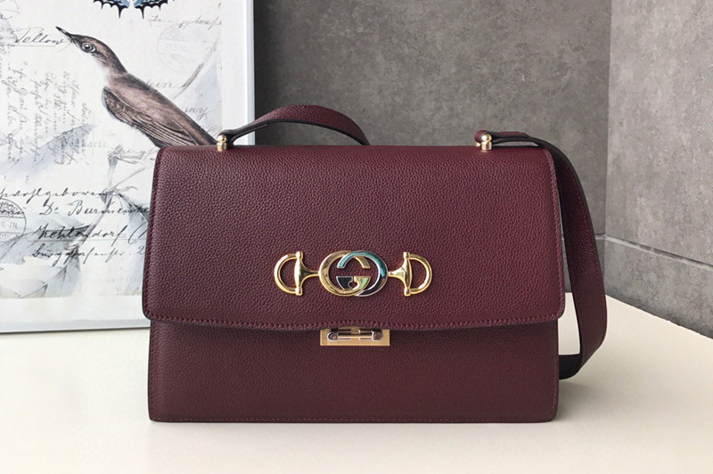 Gucci 576388 Zumi grainy leather small shoulder bag in Burgundy grainy leather