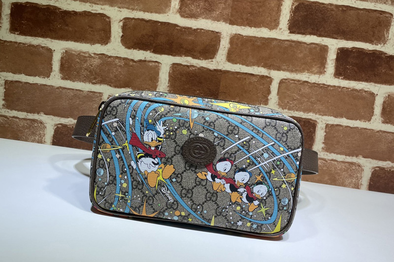 Gucci ‎602695 Disney x Gucci Donald Duck print belt bag in Beige and ebony GG Supreme canvas