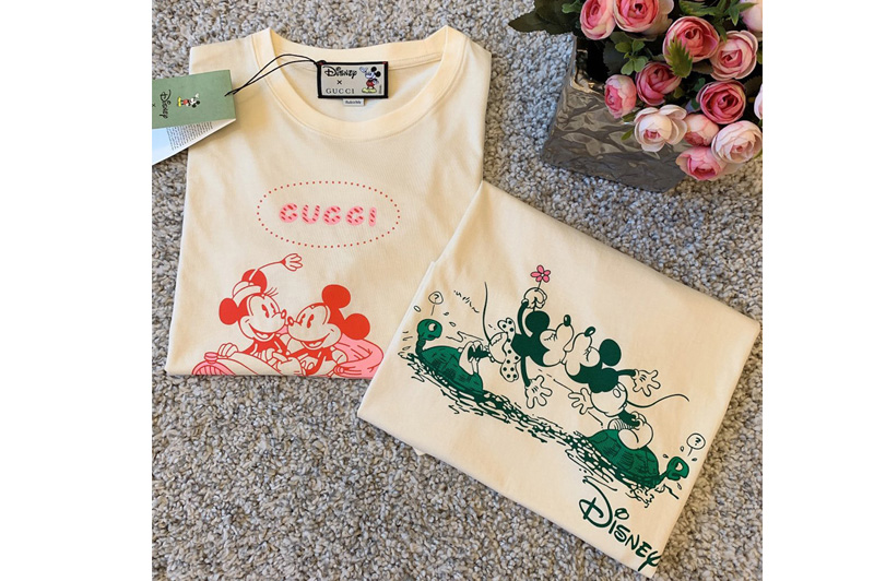 Women Gucci ‎604176 Disney x Gucci T-shirt in White Cotton With Red/Green Mickey and Minnie Mouse print