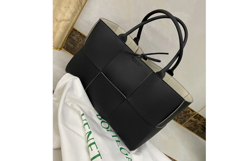 Bottega Veneta 609175 Arco Tote Bag in Black Nappa leather