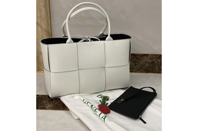Bottega Veneta 609175 Arco Tote Bag in White Nappa leather