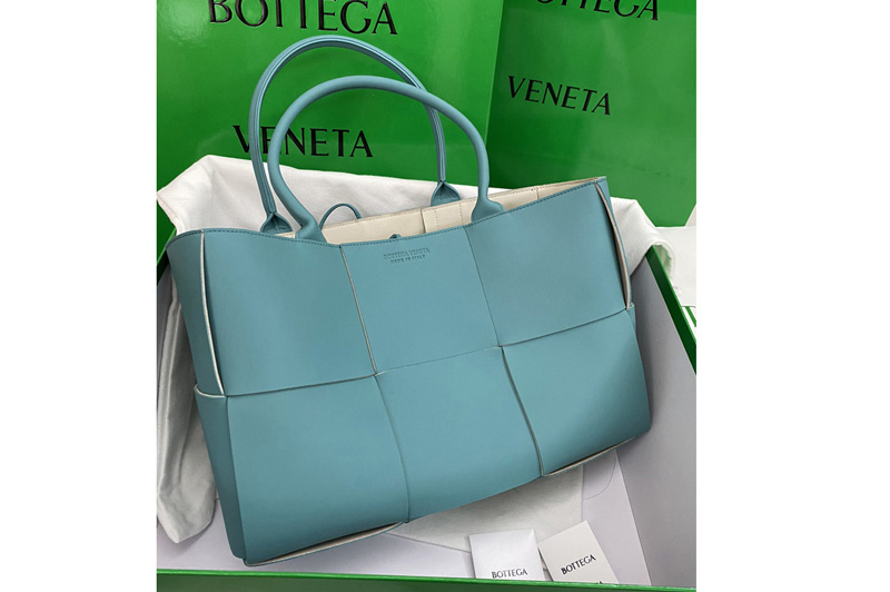 Bottega Veneta 609175 Arco Tote Bag in Blue Nappa leather