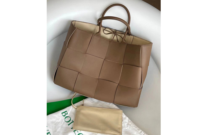 Bottega Veneta 611561 Arco Tote Bag in Brown Nappa leather