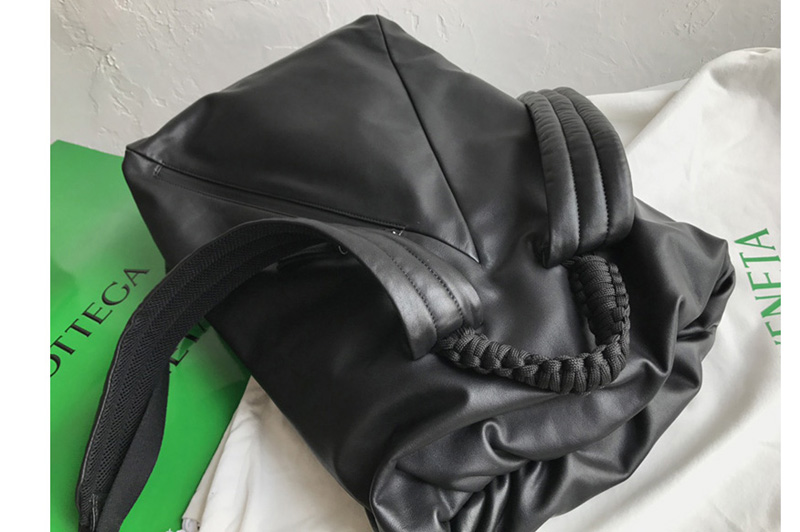 Bottega Veneta 629858 Backpack in Black Calfskin Leather