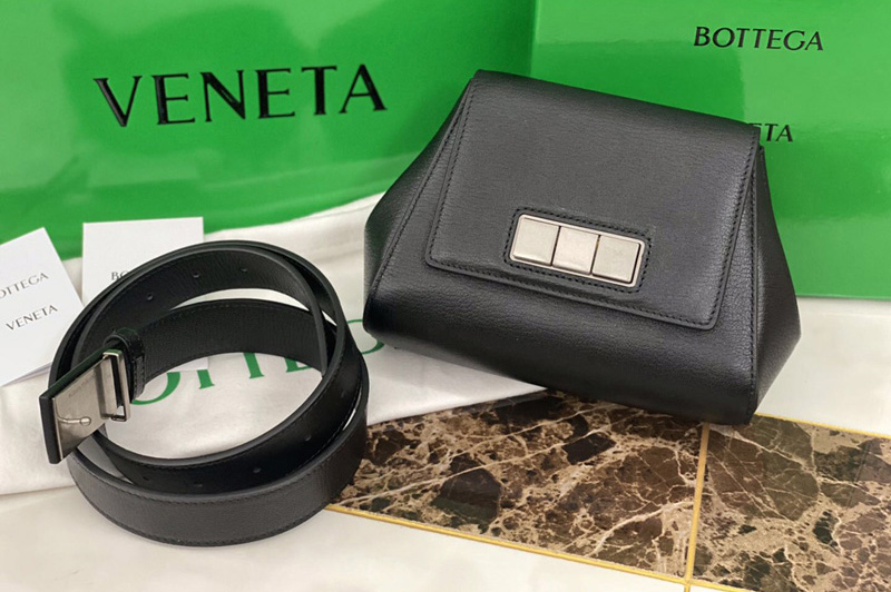 Bottega Veneta 631117 Mini belt bag in Black textured leather