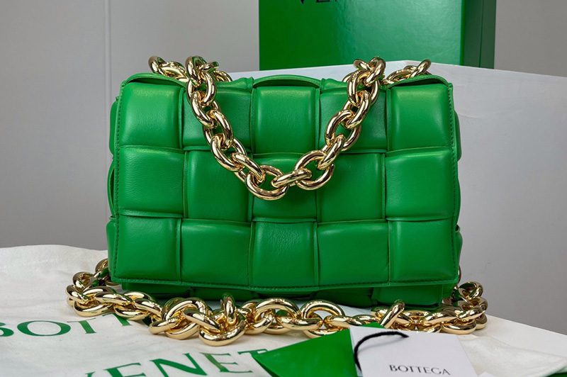 Bottega Veneta 631421 The Chain Cassette Cross-body bag in maxi Light Green Intrecciato Nappa leather