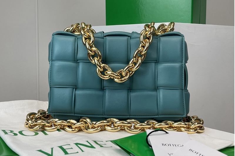 Bottega Veneta 631421 The Chain Cassette bag in maxi Blue Intrecciato Nappa leather With Gold Chain