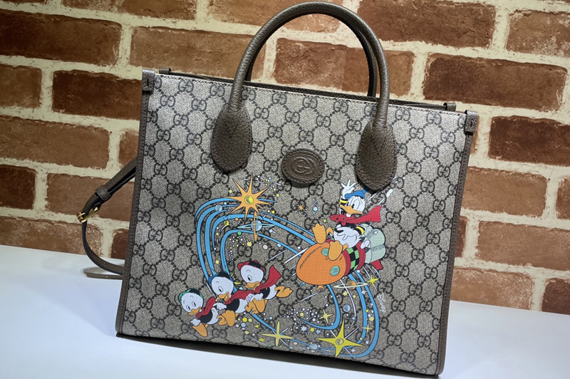 Gucci ‎648134 Disney x Gucci Donald Duck tote bag in Beige and ebony GG ...