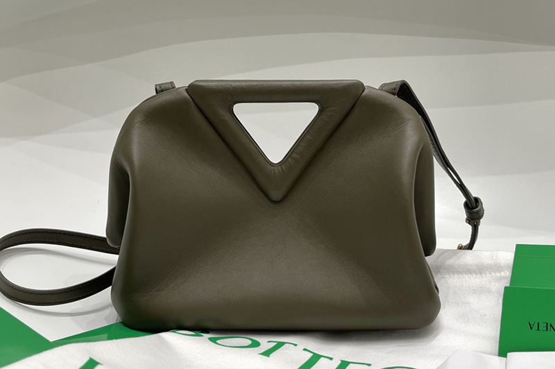 Bottega Veneta 658476 Point Leather top handle bag in Green Calf Leather
