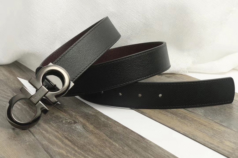 Ferragamo 675542 reversible and adjustable Gancini Belt in Black textured calfskin leather Black Buckle