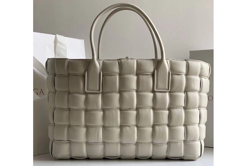 Bottega Veneta Maxi Intreccio Big Tote Bag in White Lambskin leather