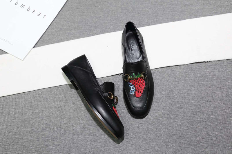 Women's Gucci Jordaan embroidered leather loafer Black Leather with strawberry