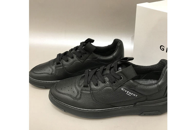 Mens Givenchy BH002 Wing low-top sneakers in Black Leather