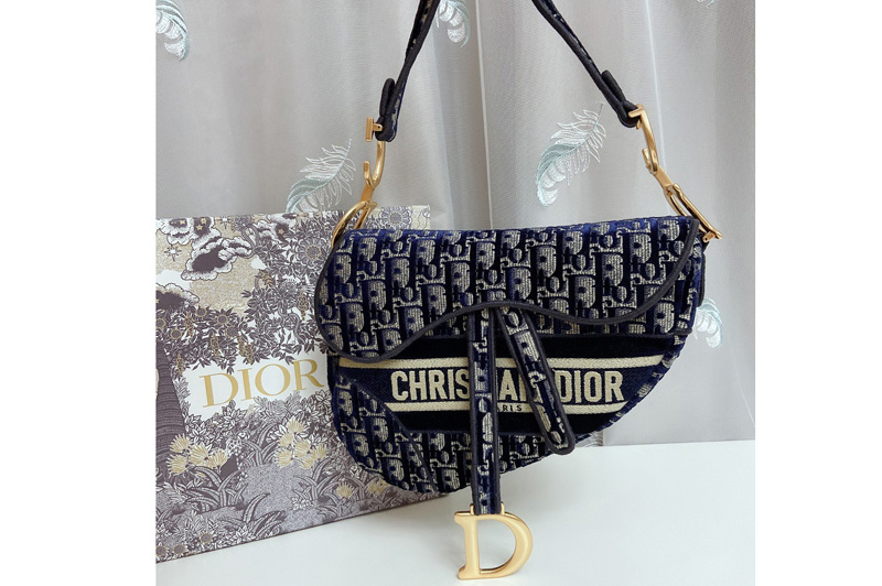 Christian Dior M0446 Dior Saddle bag in Blue Dior Oblique Embroidery