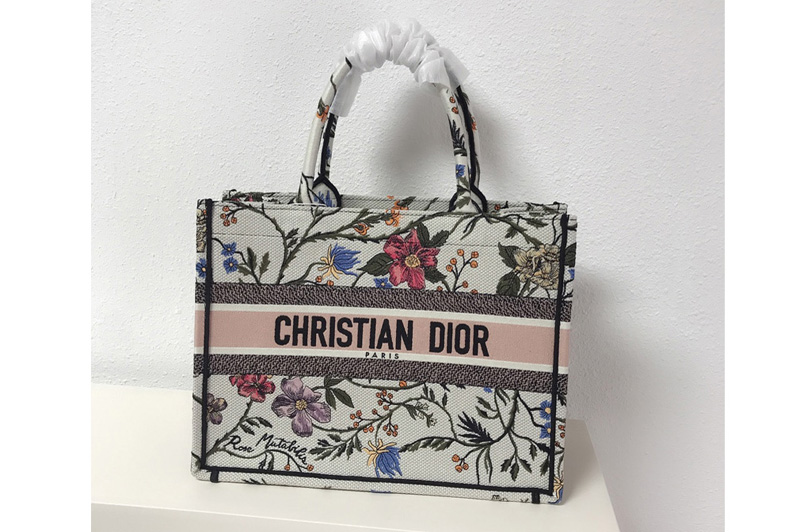 Dior M1286 Medium Dior Book Tote Bag in Embroidery
