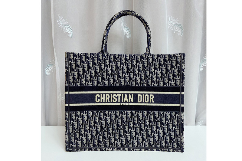 Christian Dior M1286 dior book tote Bag in Blue Dior Oblique Embroidery