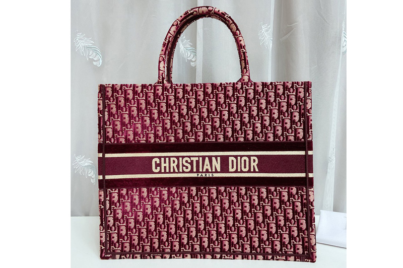 Christian Dior M1286 dior book tote Bag in Burgundy Dior Oblique Embroidery