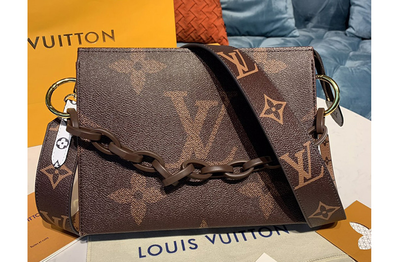 Louis Vuitton M47547 LV toiletry pouch 26 with Chain in Monogram canvas