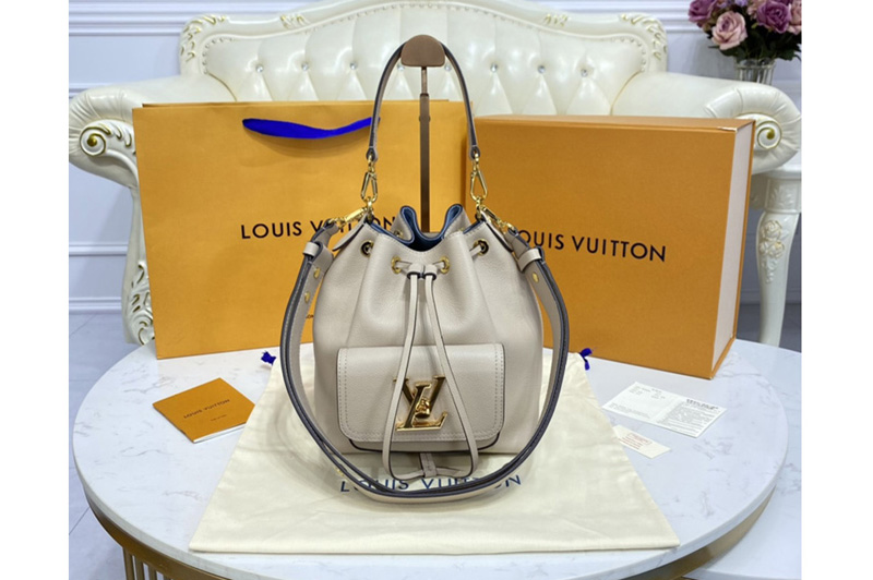Louis Vuitton M57688 LV Lockme Bucket bag in Greige Grained calf leather