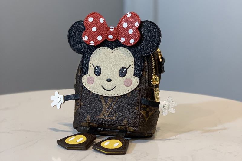 Louis Vuitton M97431 LV Key holder and bag charm In Monogram Canvas