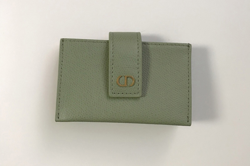 Christian Dior S2058 30 Montaigne 5-gusset card holder in Green Grained Calfskin