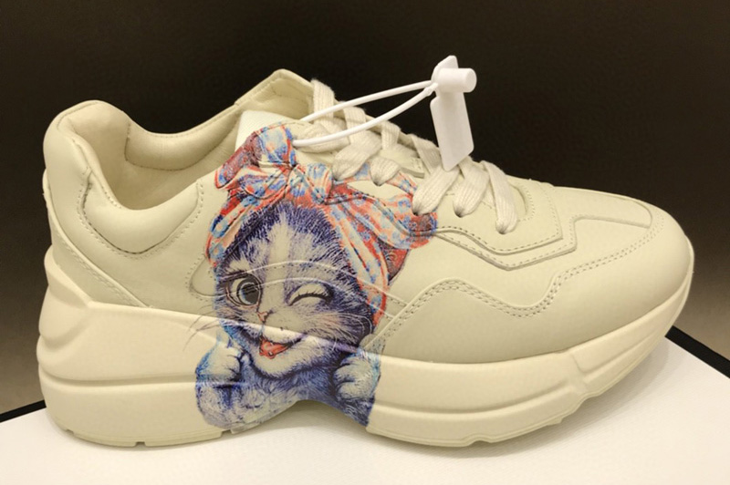 Women and Men Gucci Rhyton leather sneaker with Cat in White Leather