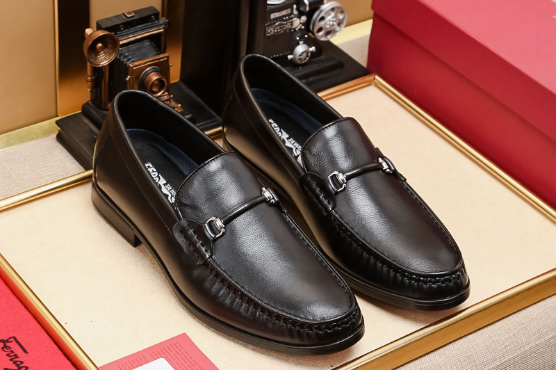 Men's Ferragamo Gancini Moccasin Shoe In Black Calfskin Leather