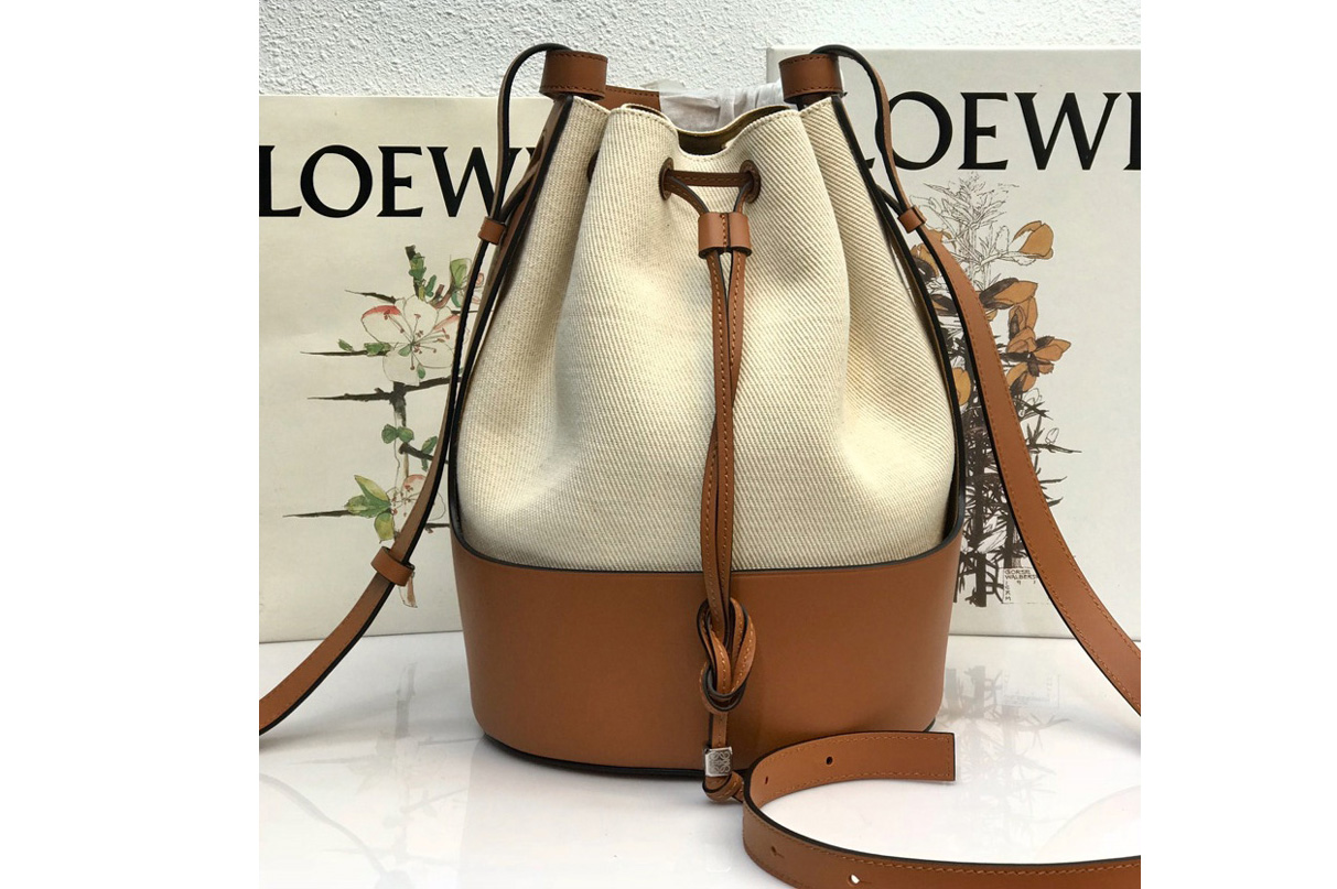 Loewe Balloon bag in Ecru/Tan calfskin and textile