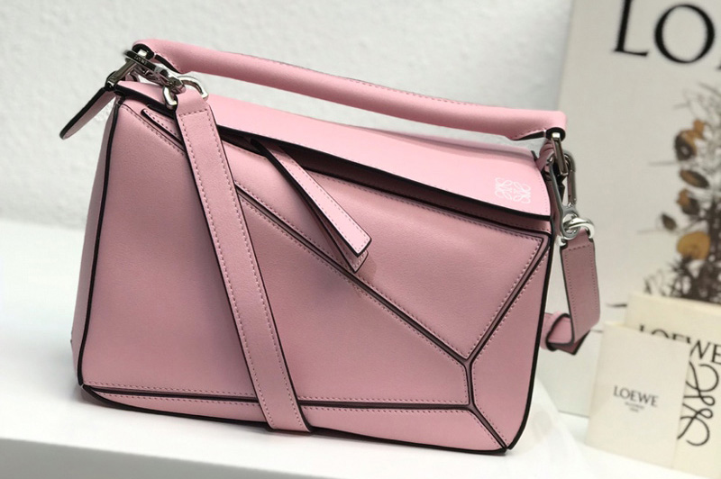 Loewe Small Puzzle bag in Pink classic calfskin