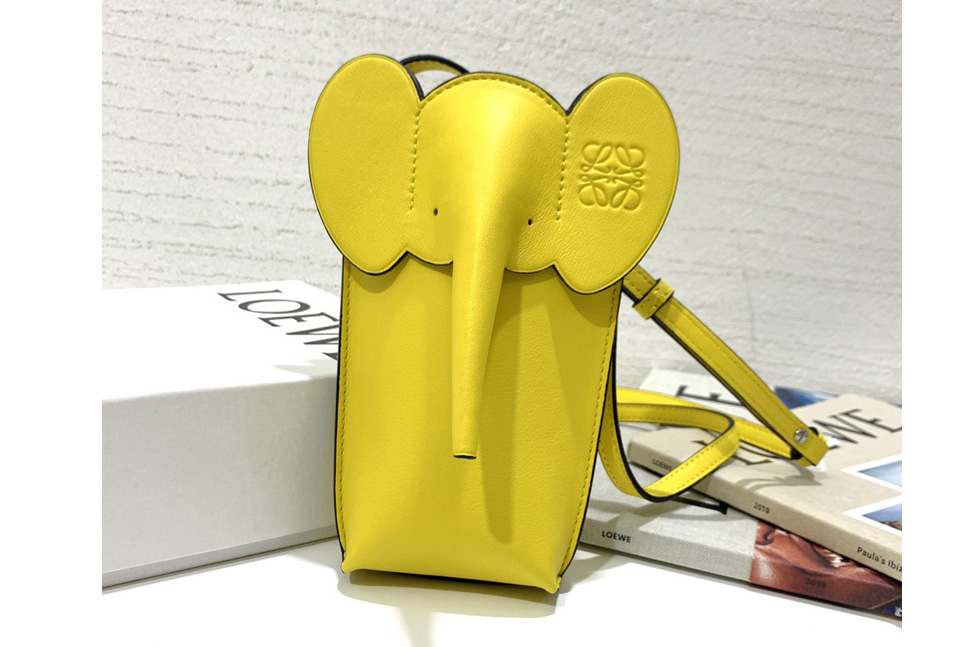 Loewe Elephant Pocket in Yellow classic calfskin