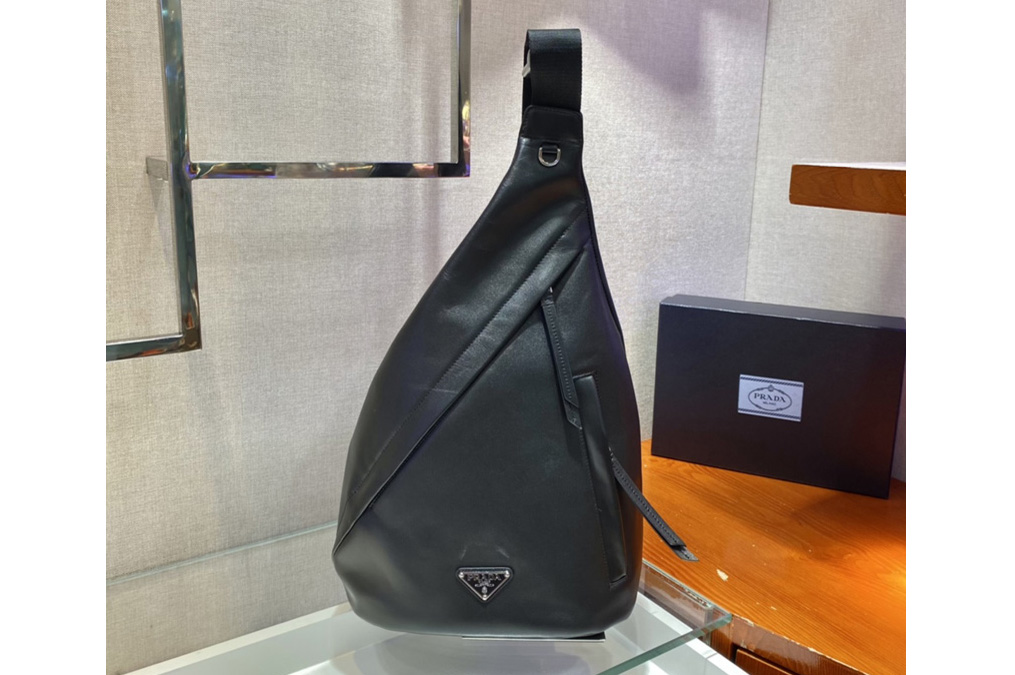 Prada 2VZ092 Leather backpack in Black Leather