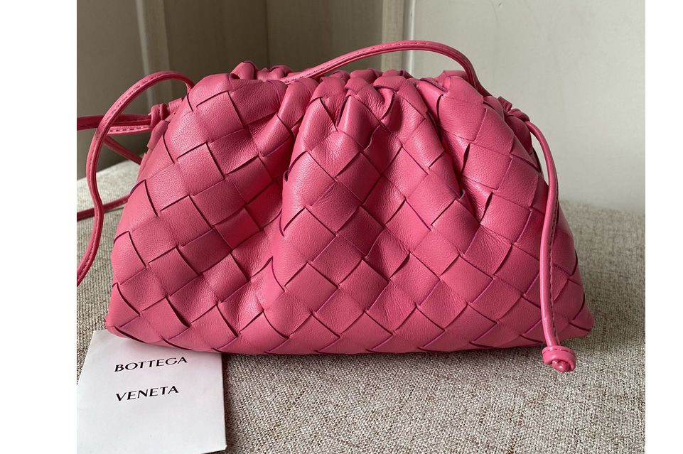Bottega Veneta 576227 pouch bag Soft voluminous clutch in Pink woven leather